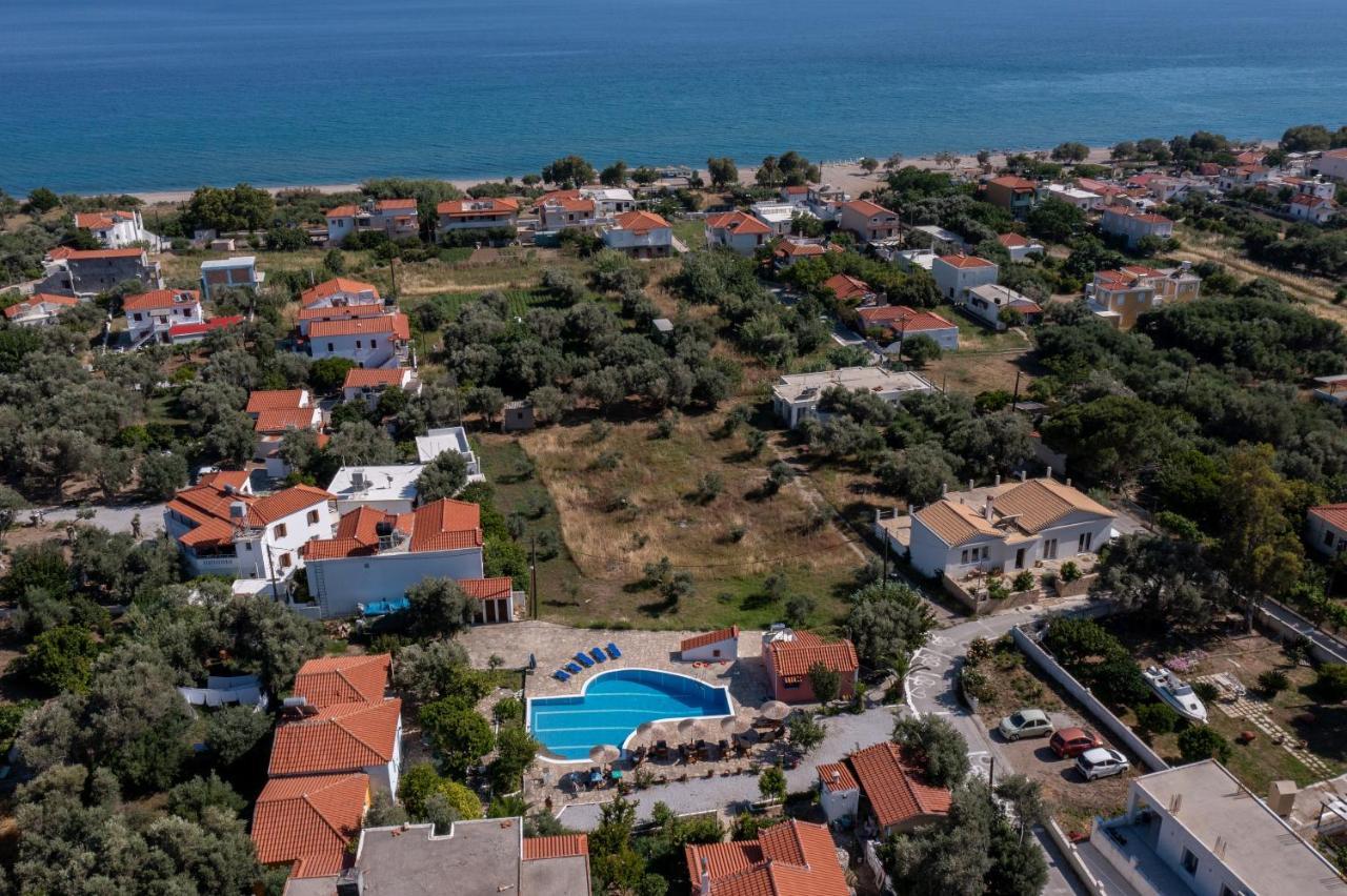 Anastasia Apartments Kampos Marathokampou Exterior foto
